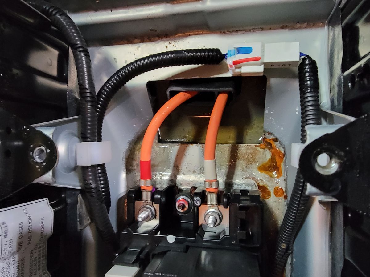 Water staining inside a Highlander Hybrid's high-voltage battery